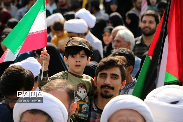 راهپیمایی مردم قم در حمایت از مبارزان فلسطینی