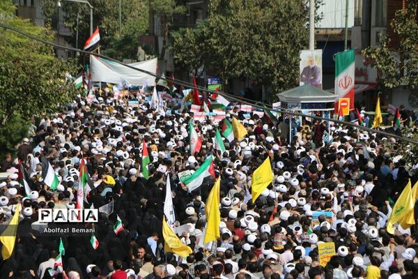 راهپیمایی مردم قم در حمایت از مبارزان فلسطینی