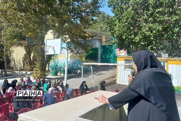 برگزاری انتخابات انجمن اولیا و مربیان در دبیرستان تربیت رودهن