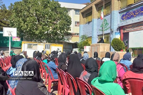 برگزاری انتخابات انجمن اولیا و مربیان در دبیرستان تربیت رودهن