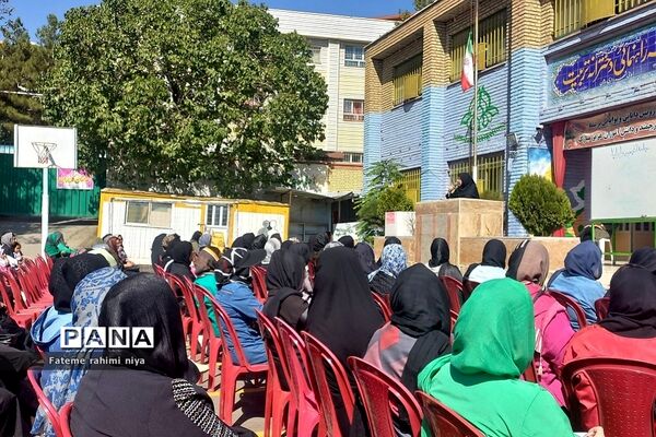 برگزاری انتخابات انجمن اولیا و مربیان در دبیرستان تربیت رودهن