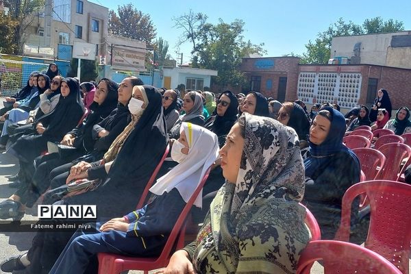 برگزاری انتخابات انجمن اولیا و مربیان در دبیرستان تربیت رودهن