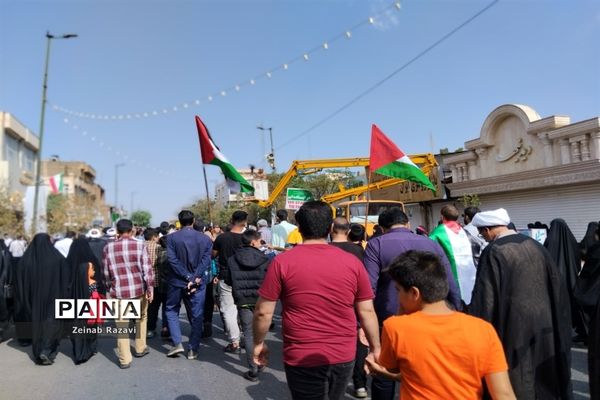 حضور کودکان و نوجوانان قمی در راهپیمایی حمایت از ملت فلسطین