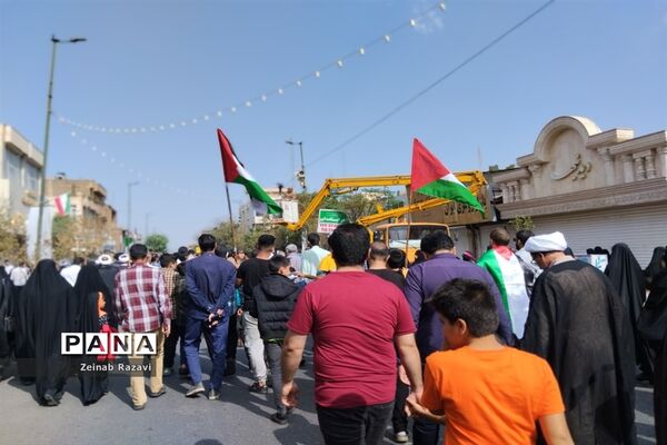 حضور کودکان و نوجوانان قمی در راهپیمایی حمایت از ملت فلسطین
