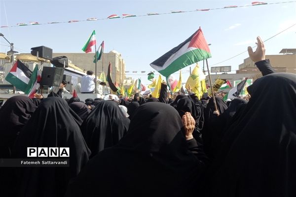 حضور کودکان و نوجوانان قمی در راهپیمایی حمایت از ملت فلسطین