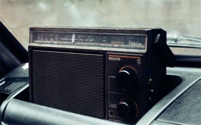 بررسی مشکلات نابینایان در رادیو