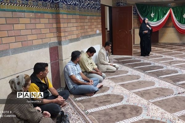 جلسه انتخابات انجمن اولیا و مربیان در دبیرستان دخترانه سردار شهید سلیمانی شهرستان فیروزکوه