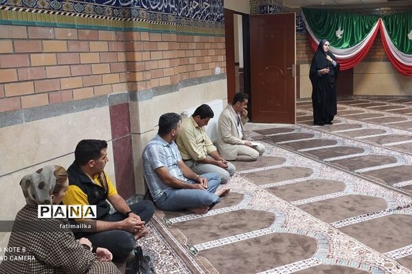 جلسه انتخابات انجمن اولیا و مربیان در دبیرستان دخترانه سردار شهید سلیمانی شهرستان فیروزکوه
