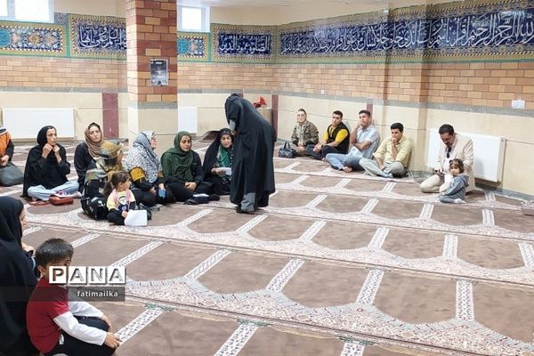 جلسه انتخابات انجمن اولیا و مربیان در دبیرستان دخترانه سردار شهید سلیمانی شهرستان فیروزکوه