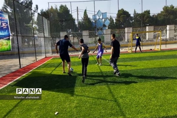 اجرای طرح نور چشم و اردوی مثبت هشتادی‌ها در دبیرستان شهید نواب صفوی ملارد