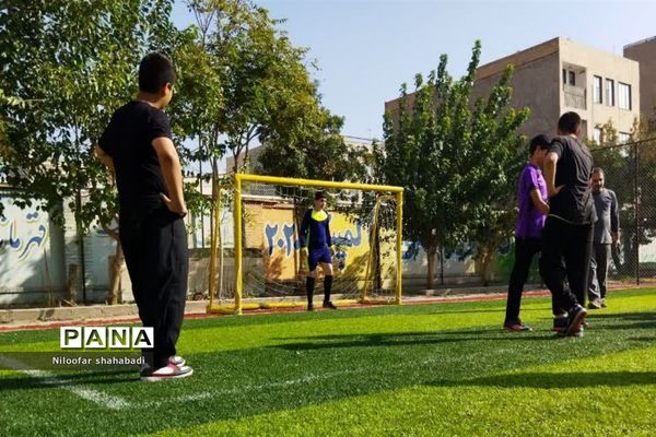 اجرای طرح نور چشم و اردوی مثبت هشتادی‌ها در دبیرستان شهید نواب صفوی ملارد