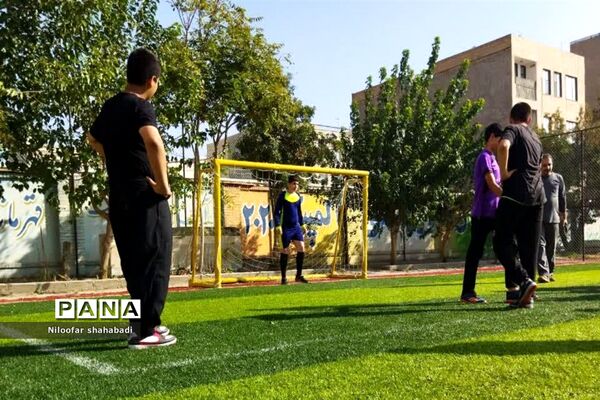 اجرای طرح نور چشم و اردوی مثبت هشتادی‌ها در دبیرستان شهید نواب صفوی ملارد