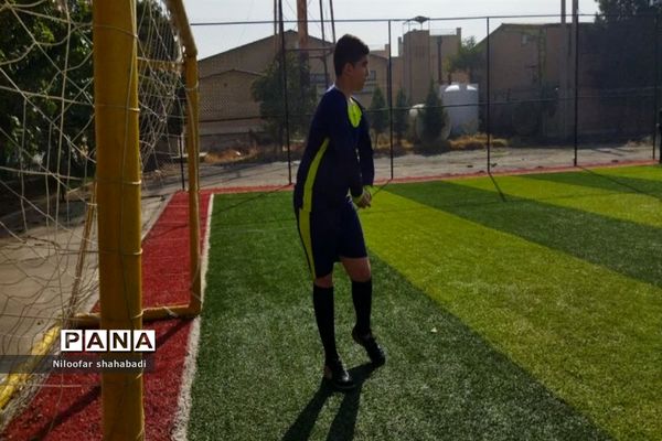 اجرای طرح نور چشم و اردوی مثبت هشتادی‌ها در دبیرستان شهید نواب صفوی ملارد