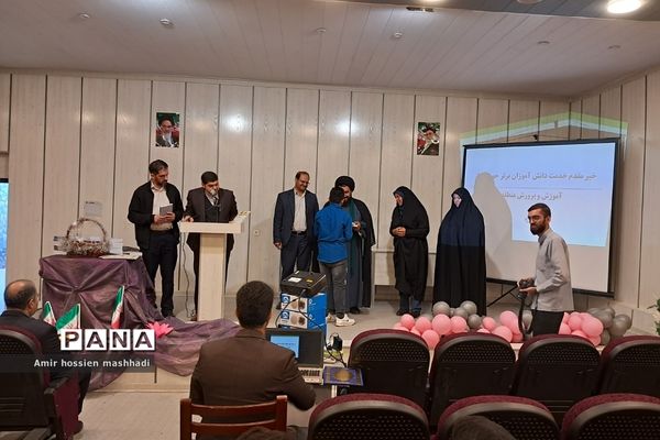 مراسم تقدیر از یاوران دانش‌آموز و فرهنگی نماز جمعه در رودهن