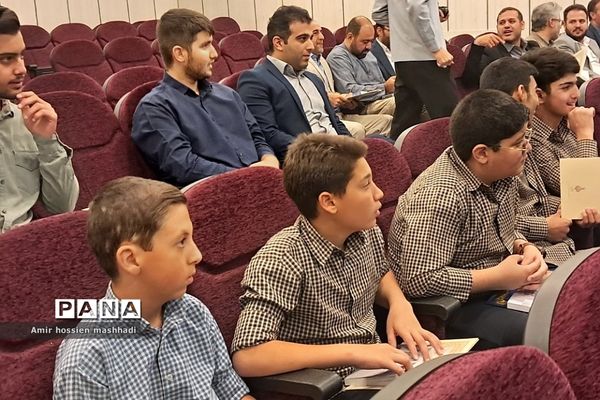 مراسم تقدیر از یاوران دانش‌آموز و فرهنگی نماز جمعه در رودهن