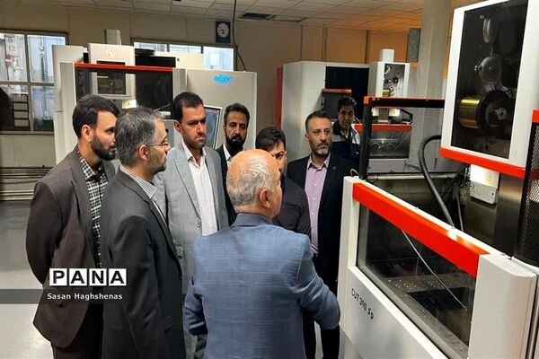 بازدید مدیرکل فنی و حرفه‌ای و کاردانش وزارت آموزش و پرورش از خط تولید شرکت الکتروژن اسلامشهر
