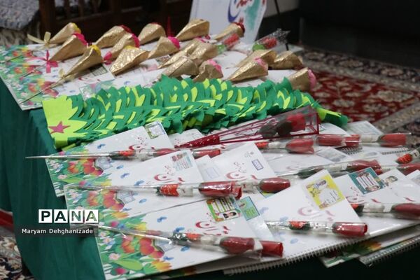 جشن قرآن دبستان علم و ادب در مسجد امام حسن مجتبی (ع) شهرستان مهریز
