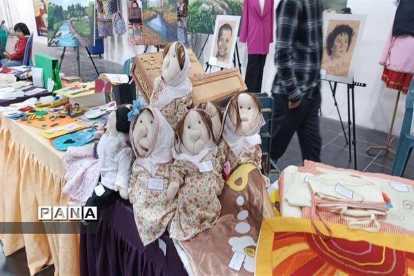 نمایشگاه استانی هفته کودک در ساری