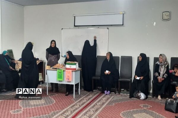 جلسه انتخابات انجمن اولیا و مربیان در دبیرستان حضرت زهرا (س) جوادآباد