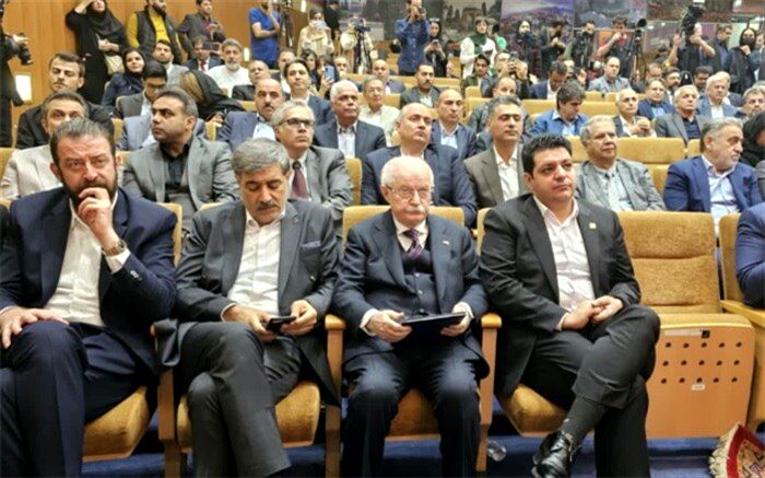 رونمایی از ۲ سند راهبردی برای «چرم و کفش» و «نساجی و پوشاک»