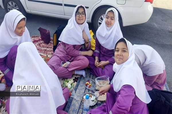 صبحانه سلامت در دبستان بوستان شهرستان بن