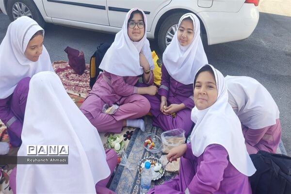 صبحانه سلامت در دبستان بوستان شهرستان بن