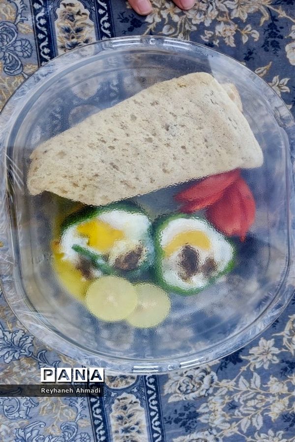 صبحانه سلامت در دبستان بوستان شهرستان بن