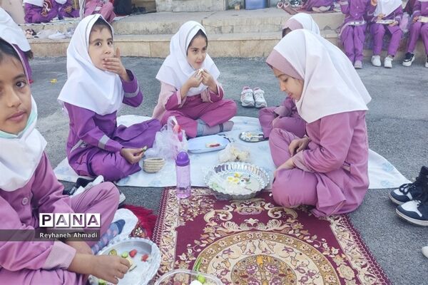صبحانه سلامت در دبستان بوستان شهرستان بن