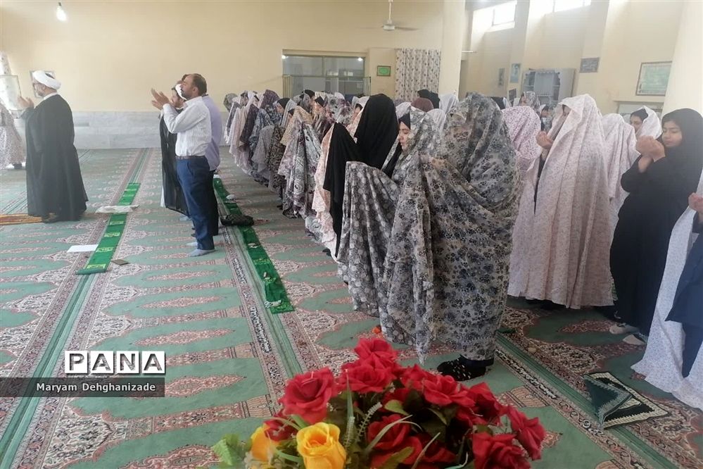 برگزاری سه‌شنبه‌های نمازی دبیرستان شهید صلواتی شهرستان مهریز