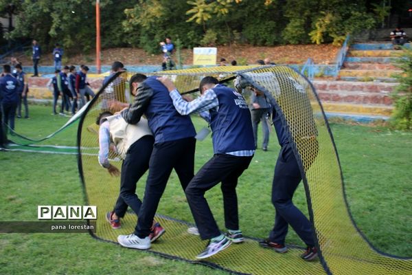 برگزاری بازی‌های تاما توسط دانش‌آموزخبرنگاران پانای لرستان در اردوگاه شهید باهنر تهران