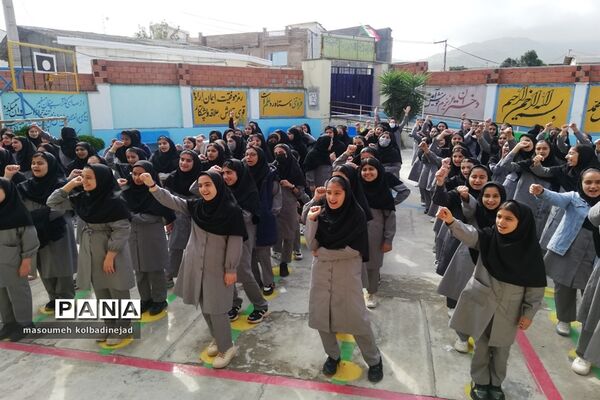پویش طوفان آب در دبیرستان مائده گلوگاه