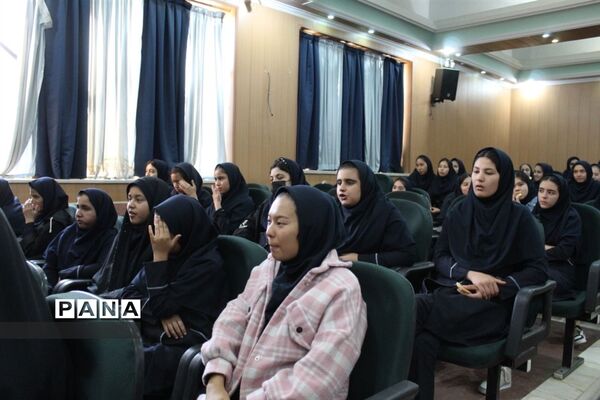کارگاه تاب‌آوری بر مبنای امید به مناسبت هفته بهداشت و  روان در اداره آموزش پرورش شهر جوادآباد