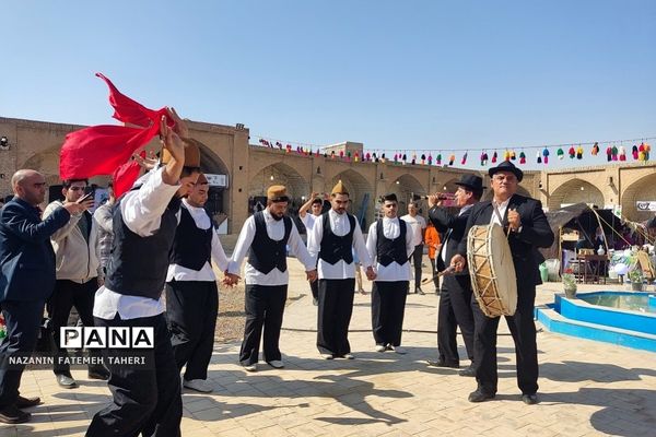 افتتاح جشنواره اقوام ایران زمین در کاروانسرای کنارگرد فشافویه