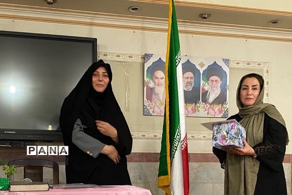 جلسه آموزش خانواده و انتخابات انجمن اولیا و مربیان دبیرستان حضرت زینب(س) فشافویه