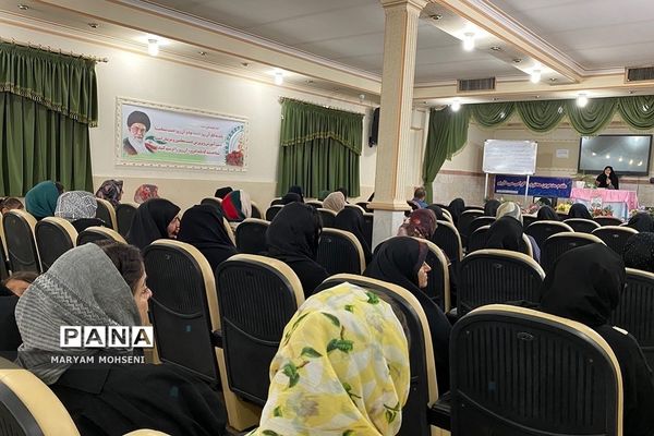 جلسه آموزش خانواده و انتخابات انجمن اولیا و مربیان دبیرستان حضرت زینب(س) فشافویه