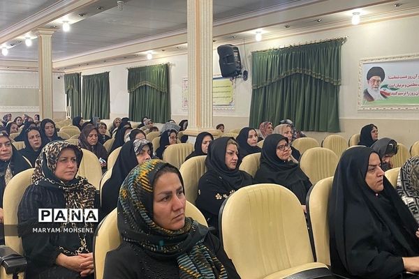 جلسه آموزش خانواده و انتخابات انجمن اولیا و مربیان دبیرستان حضرت زینب(س) فشافویه