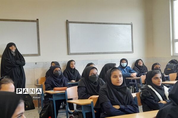 اجرای طرح ایران مهارت در دبیرستان حضرت زینب (س) شهرستان کاشمر