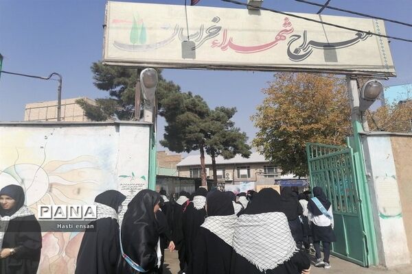 بازدید از معراج شهدا خراسان رضوی توسط دانش آموزان دبیرستان محجوب