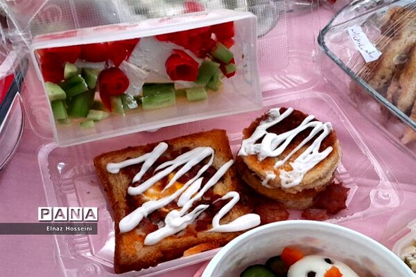 جشنواره صبحانه سالم در روز جهانی غذا در دبیرستان پژمان بختیاری