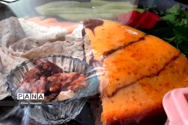 جشنواره صبحانه سالم در روز جهانی غذا در دبیرستان پژمان بختیاری