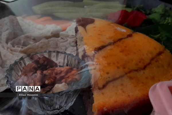 جشنواره صبحانه سالم در روز جهانی غذا در دبیرستان پژمان بختیاری