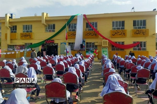 جشن هفته سلامت‌روان در مدرسه ریحانه النبی در شهرستان قرچک