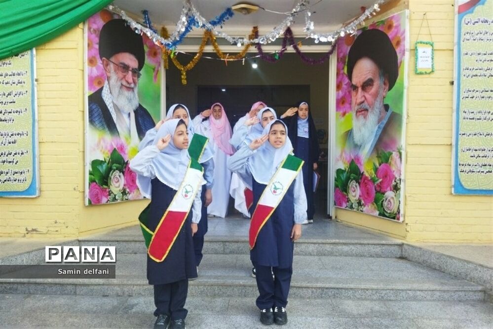 جشن هفته سلامت‌روان در مدرسه ریحانه النبی در شهرستان قرچک