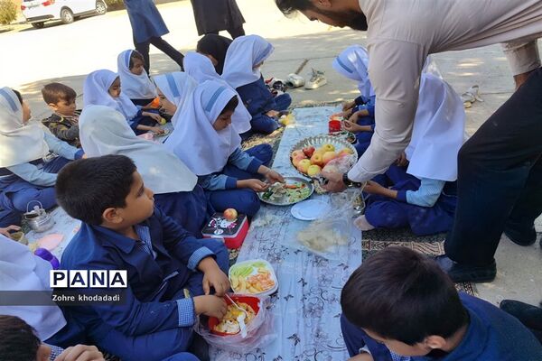روزجهانی غذا در دبستان ابن مظاهر خاتم
