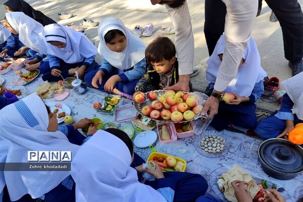 روزجهانی غذا در دبستان ابن مظاهر خاتم