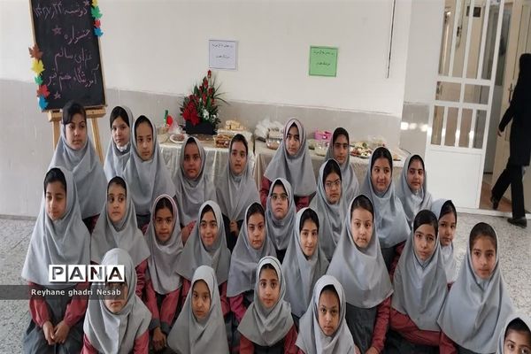 جشنواره غذا سالم و مفید در آموزشگاه هفتم تیر