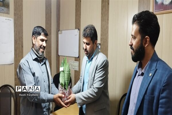 تقدیر از اعضای کمیته روانی اجتماعی توسط همیاران مشاوره قرچک