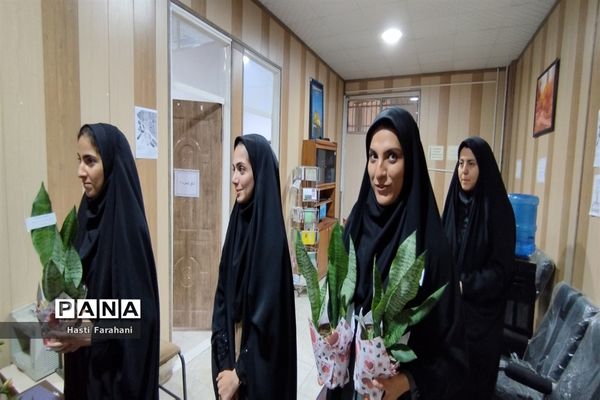 تقدیر از اعضای کمیته روانی اجتماعی توسط همیاران مشاوره قرچک