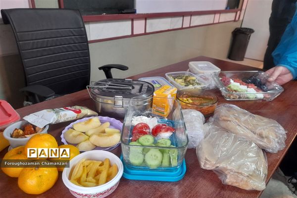 جشنواره صبحانه سالم در دبیرستان نمونه فرهنگ مهشید مصلی نژاد