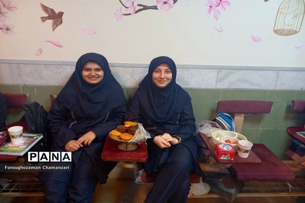 جشنواره صبحانه سالم در دبیرستان نمونه فرهنگ مهشید مصلی نژاد